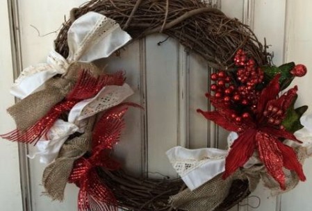 I always LOVE the ties on the wreaths.
