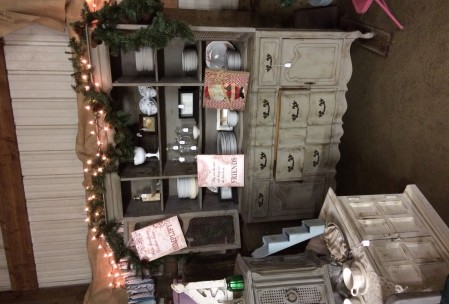The beloved Hutch! I WANT it!  If it doesn't sell this is coming home with me.